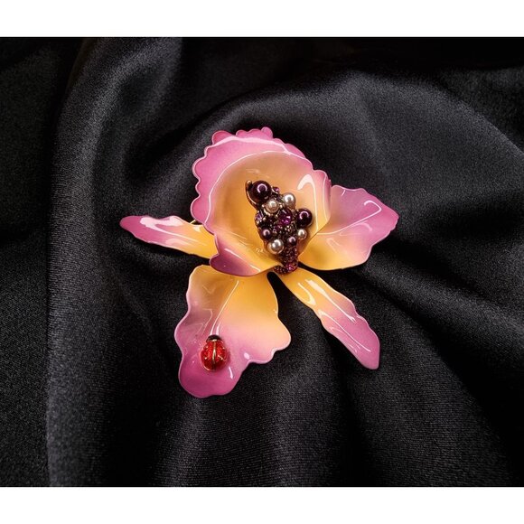 Vintage JOAN RIVERS Orchid Enamel Brooch With Rhinestones & Faux Pearls - Picture 2 of 6